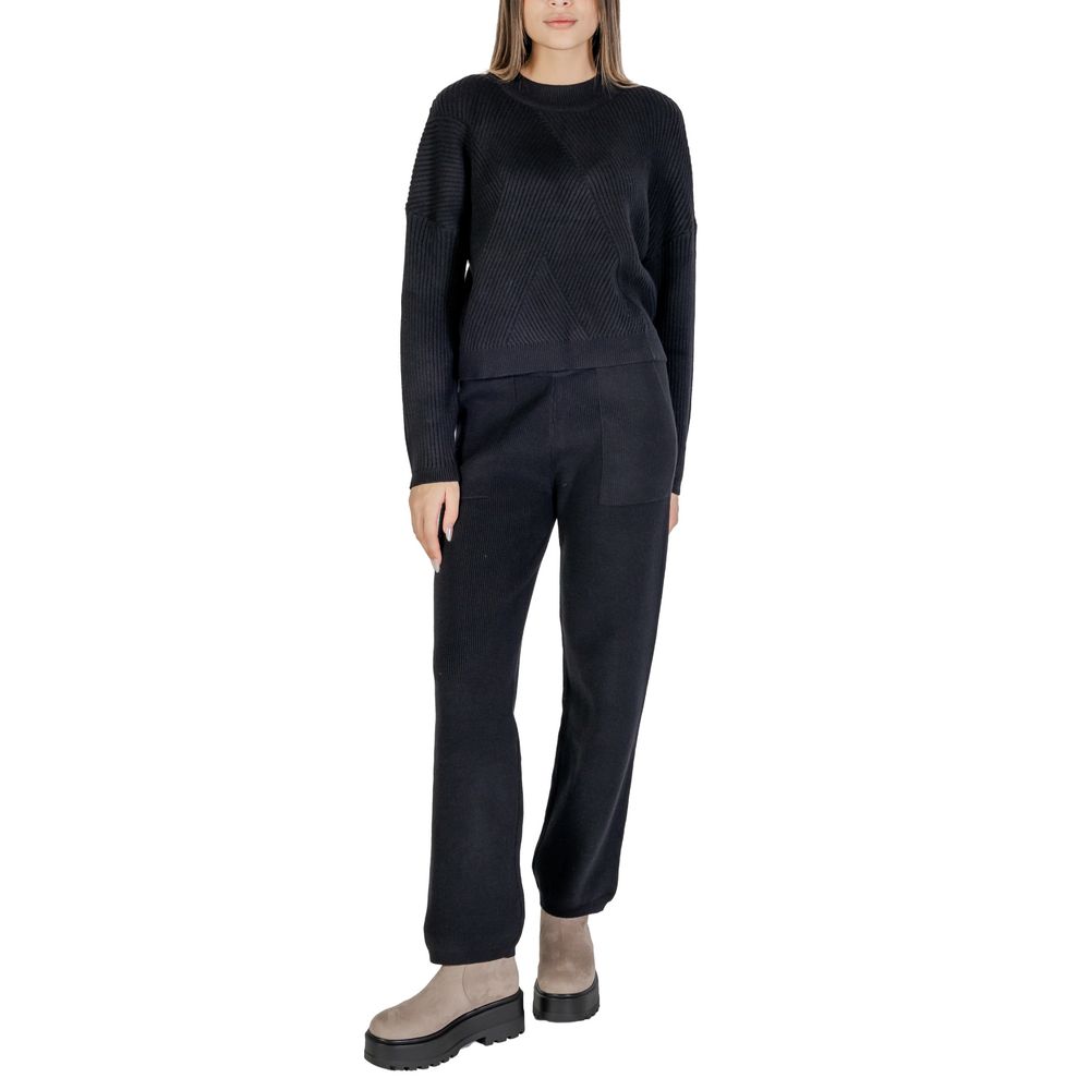 Cleré Schwarzer Viskosepullover