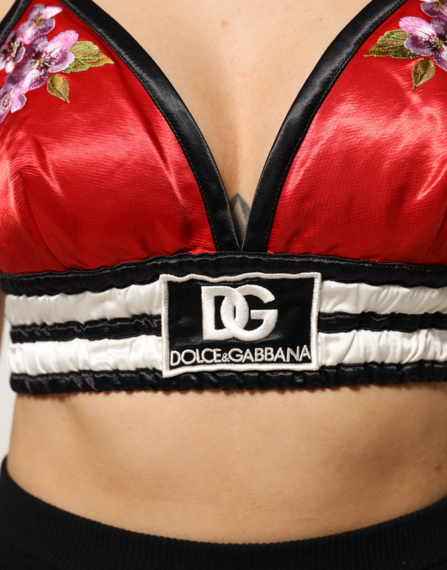Dolce &amp; Gabbana – Rotes, floral besticktes Bralette-Crop-Top aus Satin