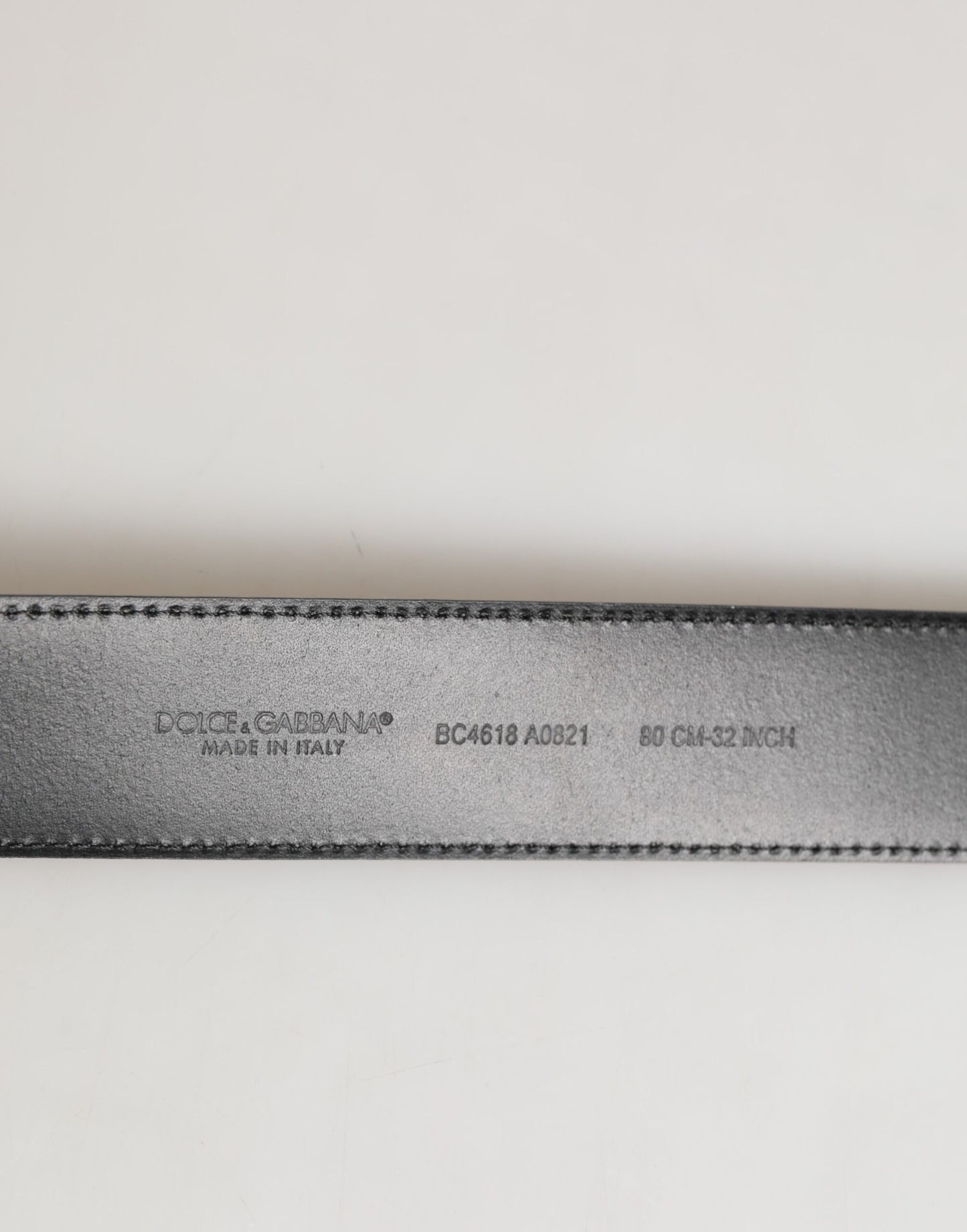Dolce &amp; Gabbana – Klassischer Gürtel aus schwarzem Leder mit Metall-Logoschnalle