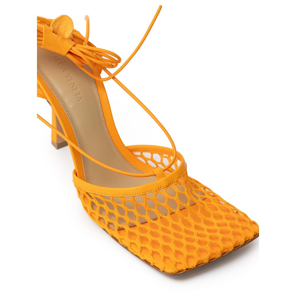 Bottega Veneta Pumps mit hohem Absatz aus orangefarbenem Stoff und Leder