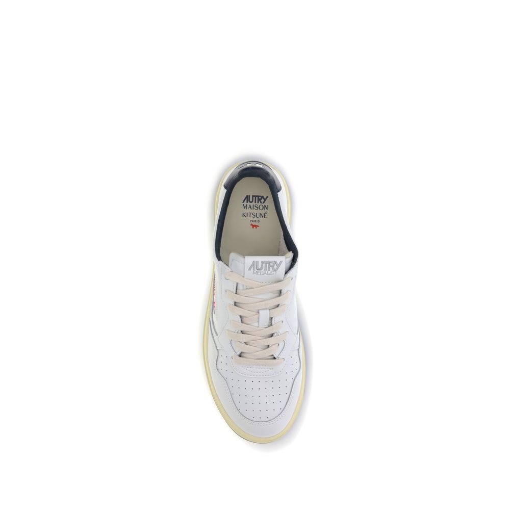 Medalis Sneakers von Autry X Maison Kitsuné