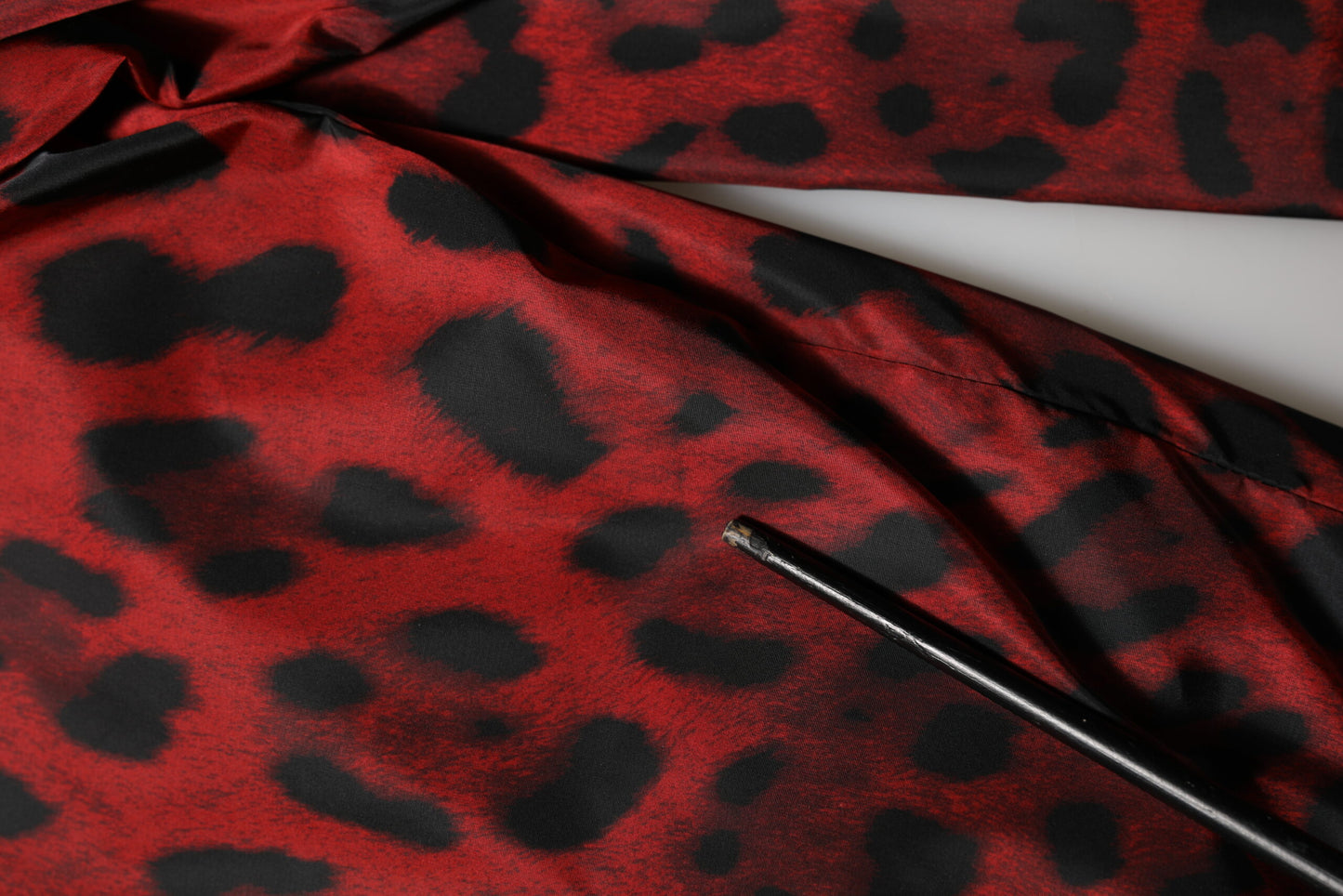 Dolce &amp; Gabbana – Bomberjacke mit durchgehendem Reißverschluss und Leopardenmuster in Rot