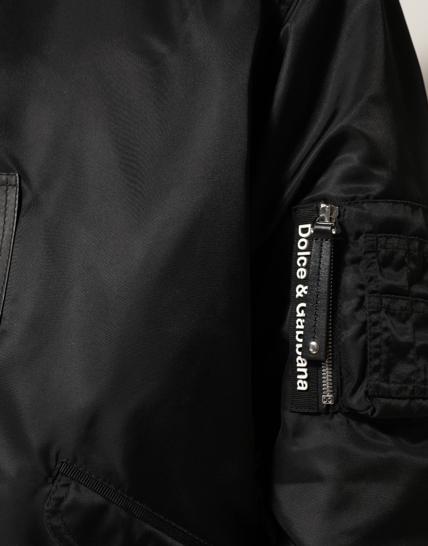 Dolce &amp; Gabbana – Schwarze Bomberjacke aus Baumwolle mit durchgehendem Reißverschluss und Kapuze