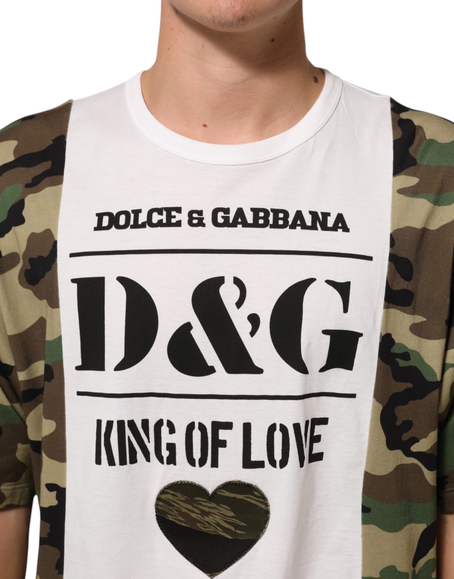 Dolce &amp; Gabbana – Weißes T-Shirt mit Camouflage-Logo und Rundhalsausschnitt für Herren