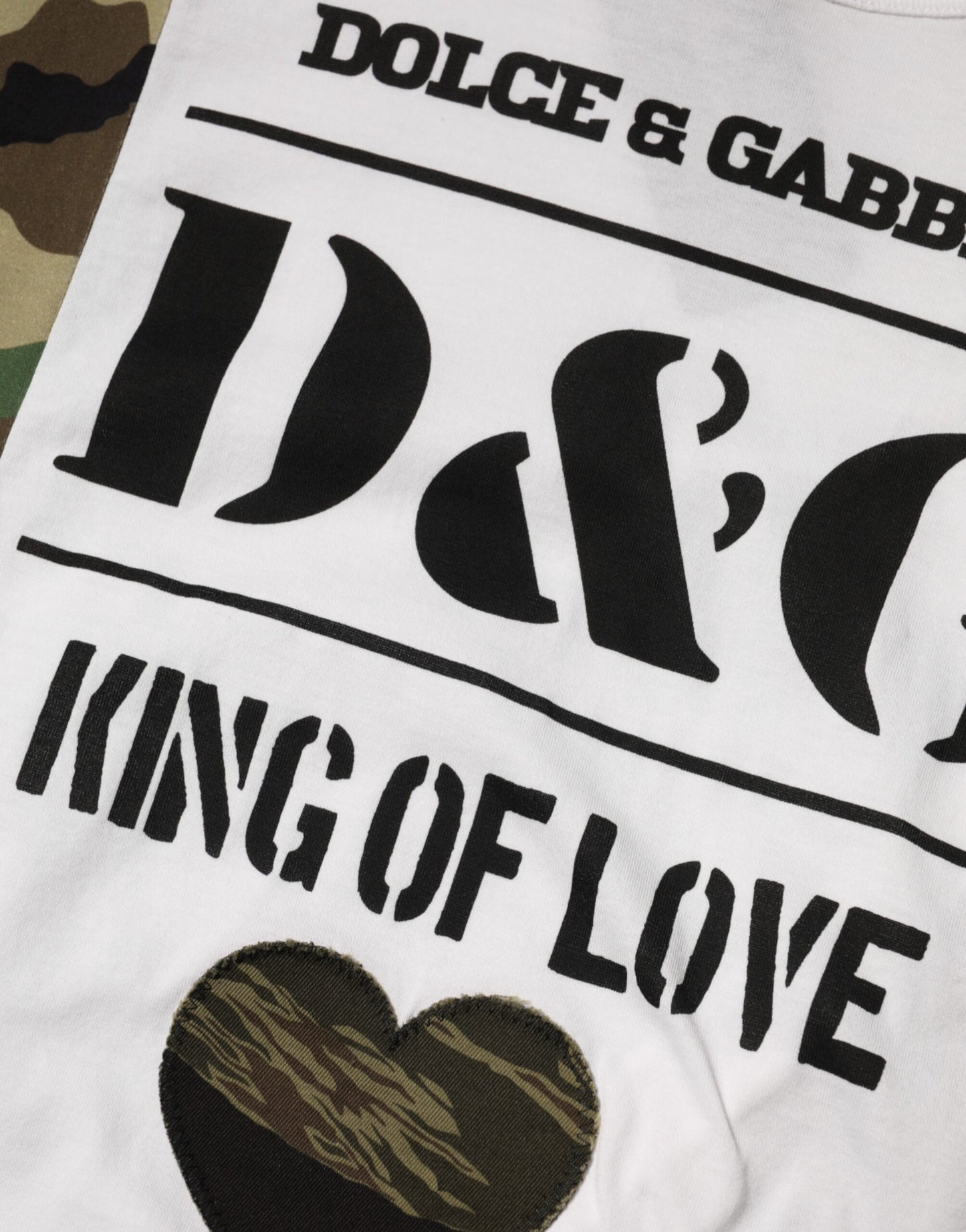 Dolce &amp; Gabbana – Weißes T-Shirt mit Camouflage-Logo und Rundhalsausschnitt für Herren