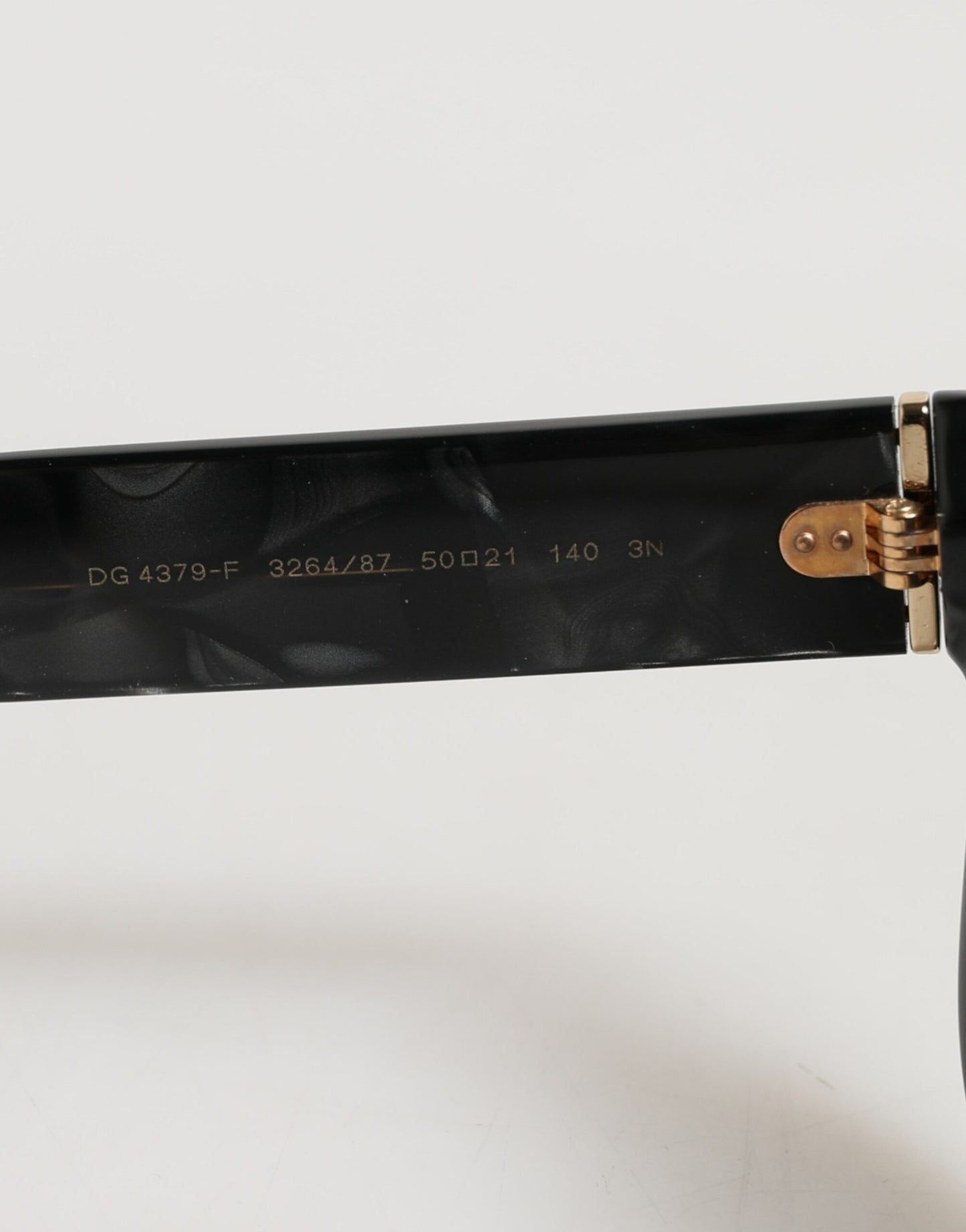 Dolce &amp; Gabbana DG4379F Sonnenbrille mit perlweißem Acetatrahmen