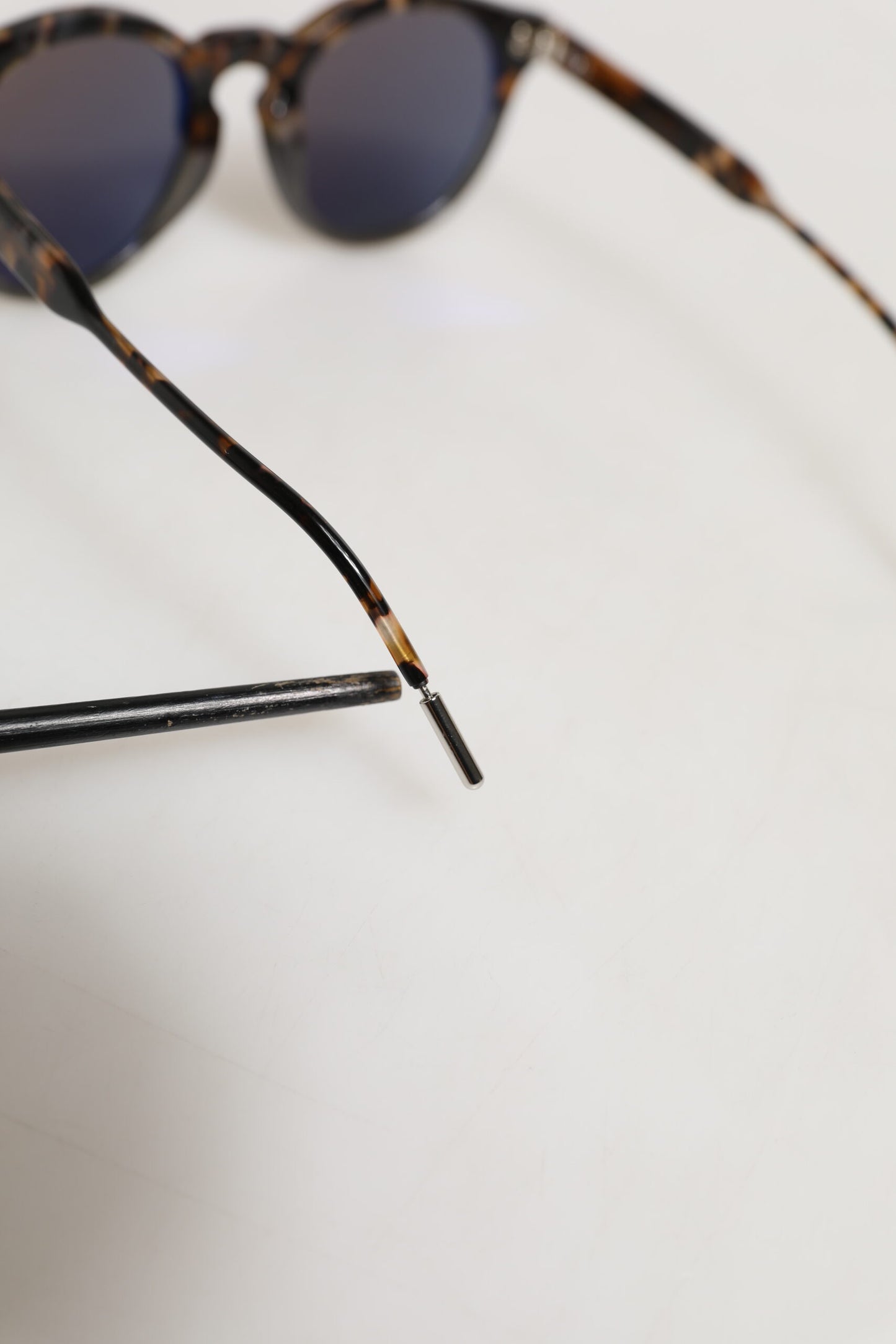 Dolce &amp; Gabbana DG4334B Sonnenbrille mit rundem Rahmen in Braun mit Schildpatt-Optik