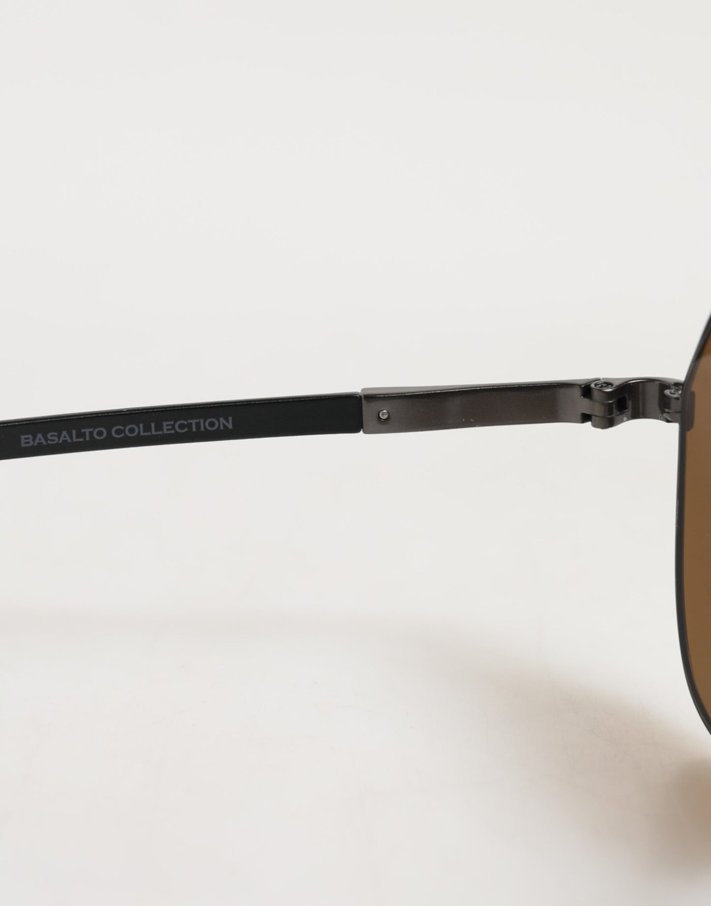 Dolce &amp; Gabbana – Sonnenbrille aus der Basalto-Kollektion mit schwarzem Stahlrahmen