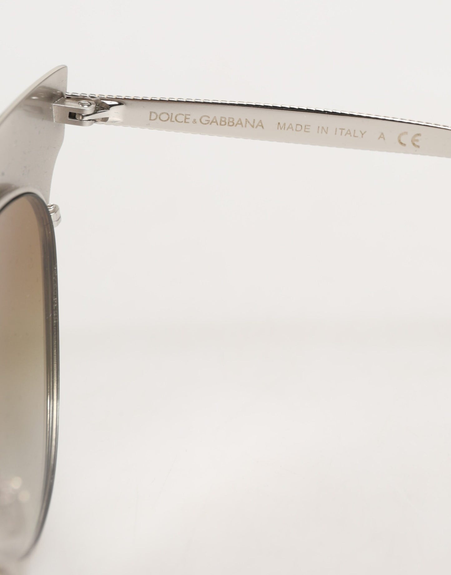 Dolce &amp; Gabbana DG2178 – Cat-Eye-Sonnenbrille mit Farbverlauf aus goldenem Metall