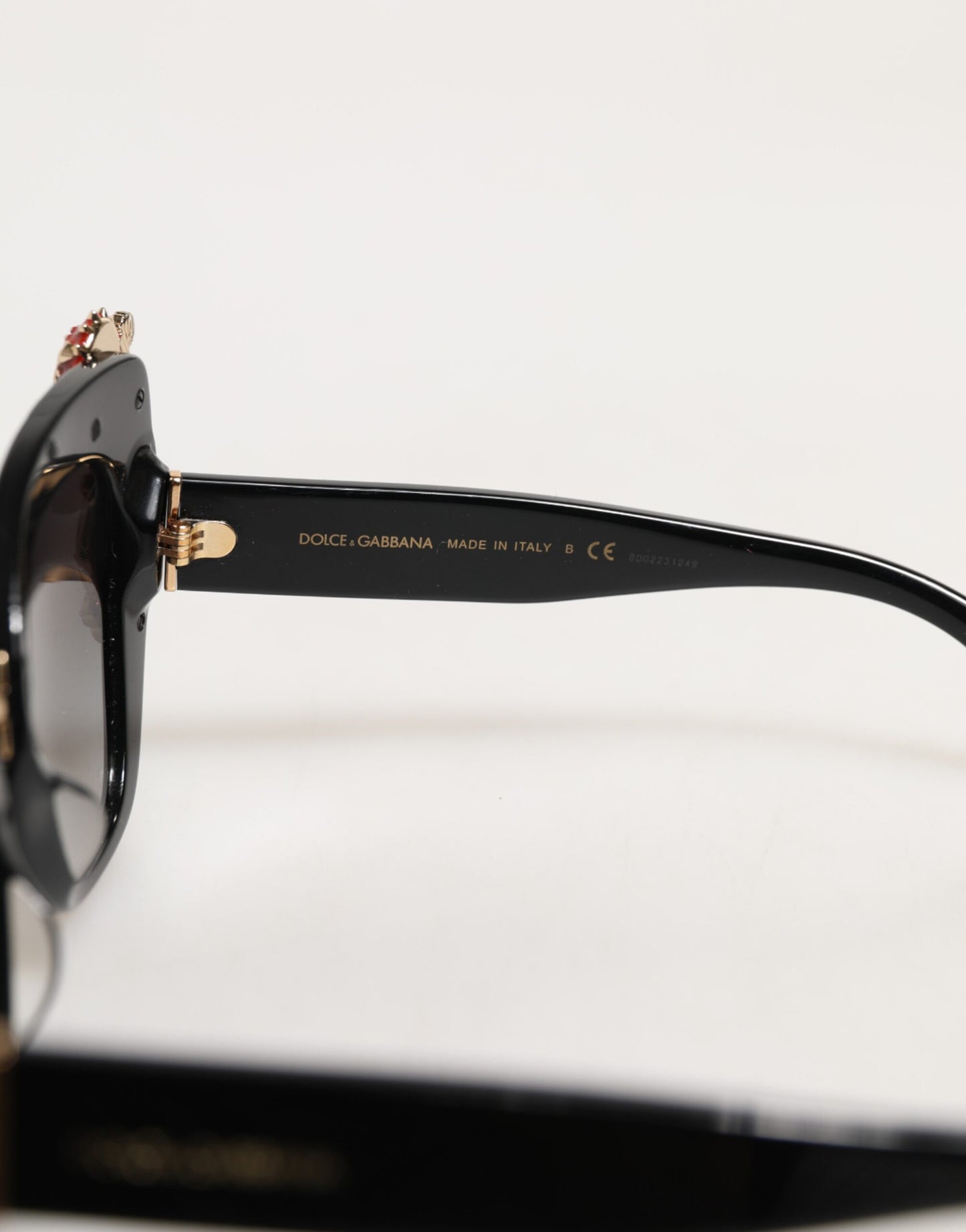 Dolce &amp; Gabbana DG4319F Rote Sonnenbrille mit Herz-Jesu-Kristall-Schmetterling