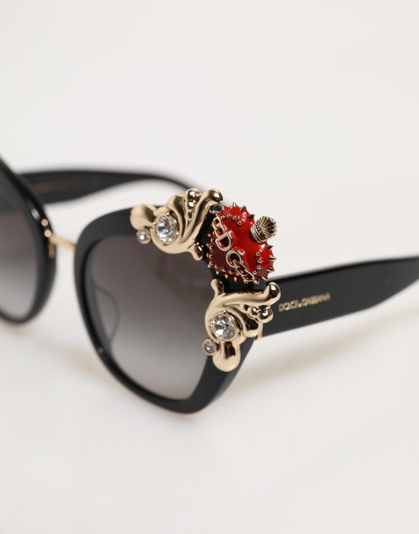 Dolce &amp; Gabbana DG4319F Rote Sonnenbrille mit Herz-Jesu-Kristall-Schmetterling