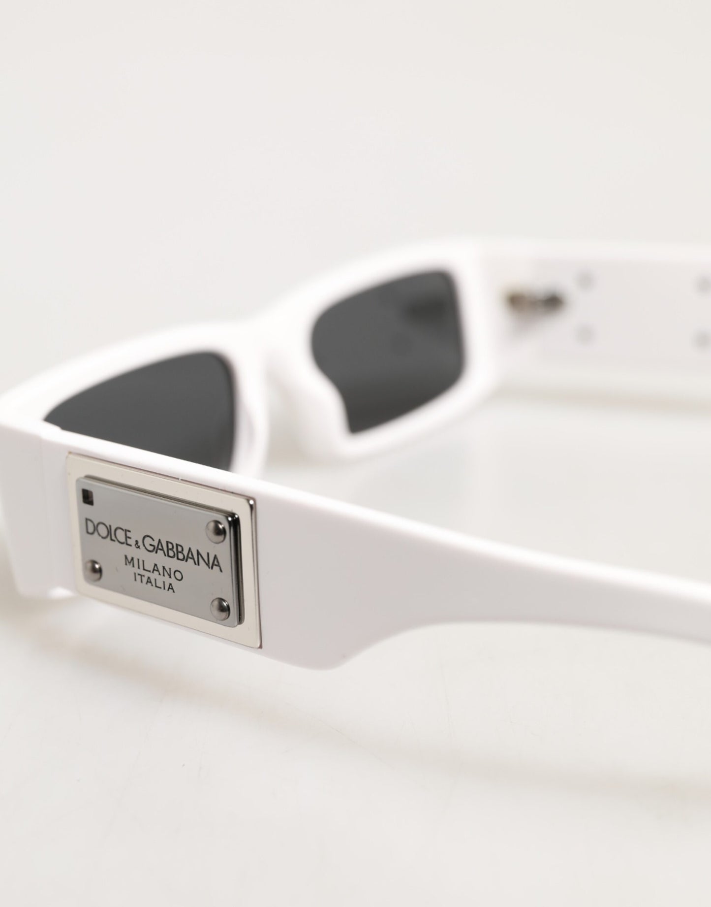 Dolce &amp; Gabbana – Re-Edition Shades Eyewear – Sonnenbrille mit weißem Rahmen