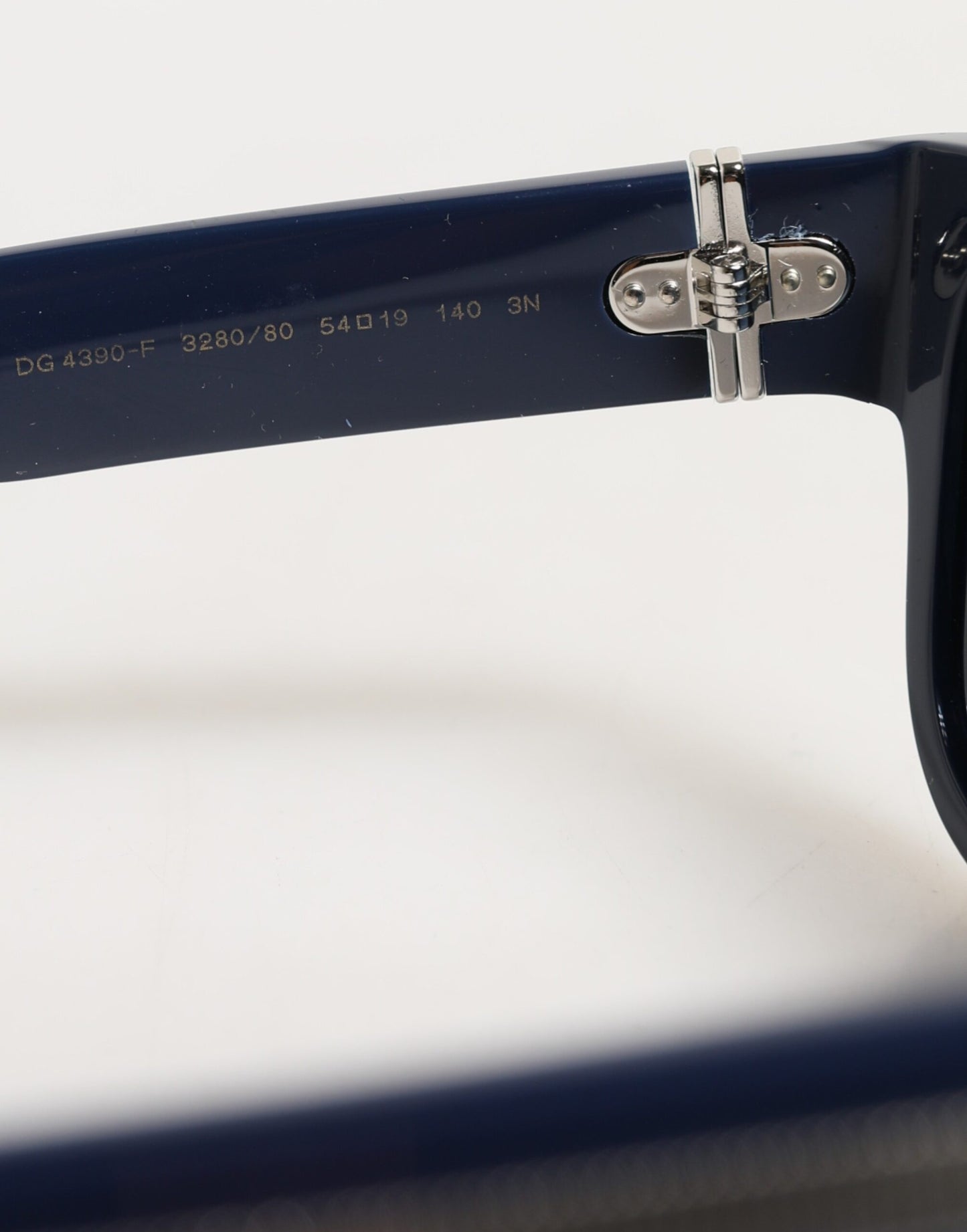 Dolce &amp; Gabbana – Sonnenbrille mit blauem Acetatrahmen und polarisierten Gläsern