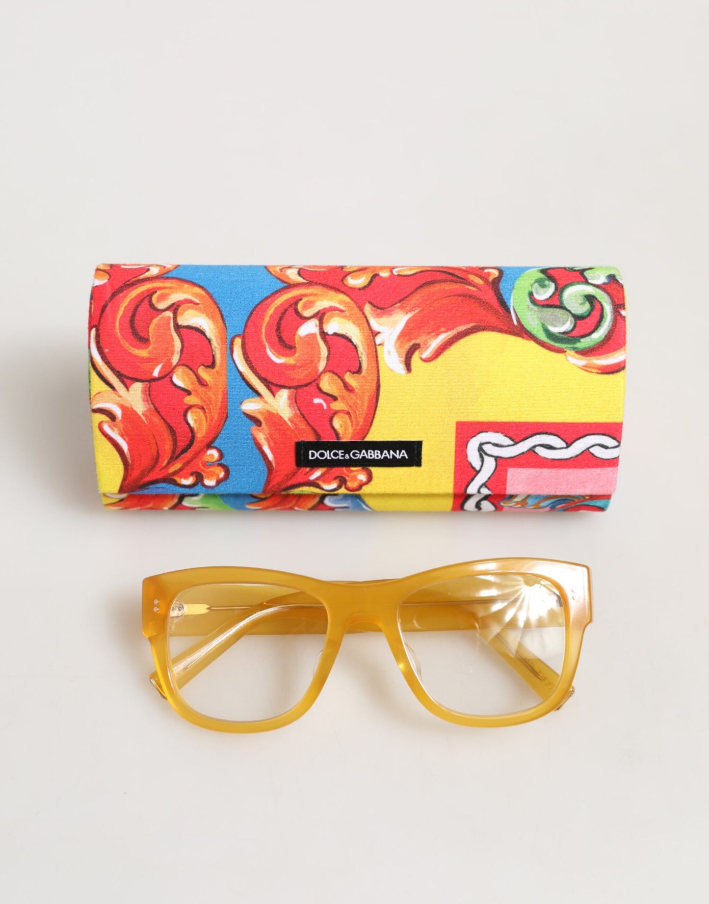 Dolce &amp; Gabbana DG4338F – Exzentrische Sonnenbrille aus gelbem Acetat