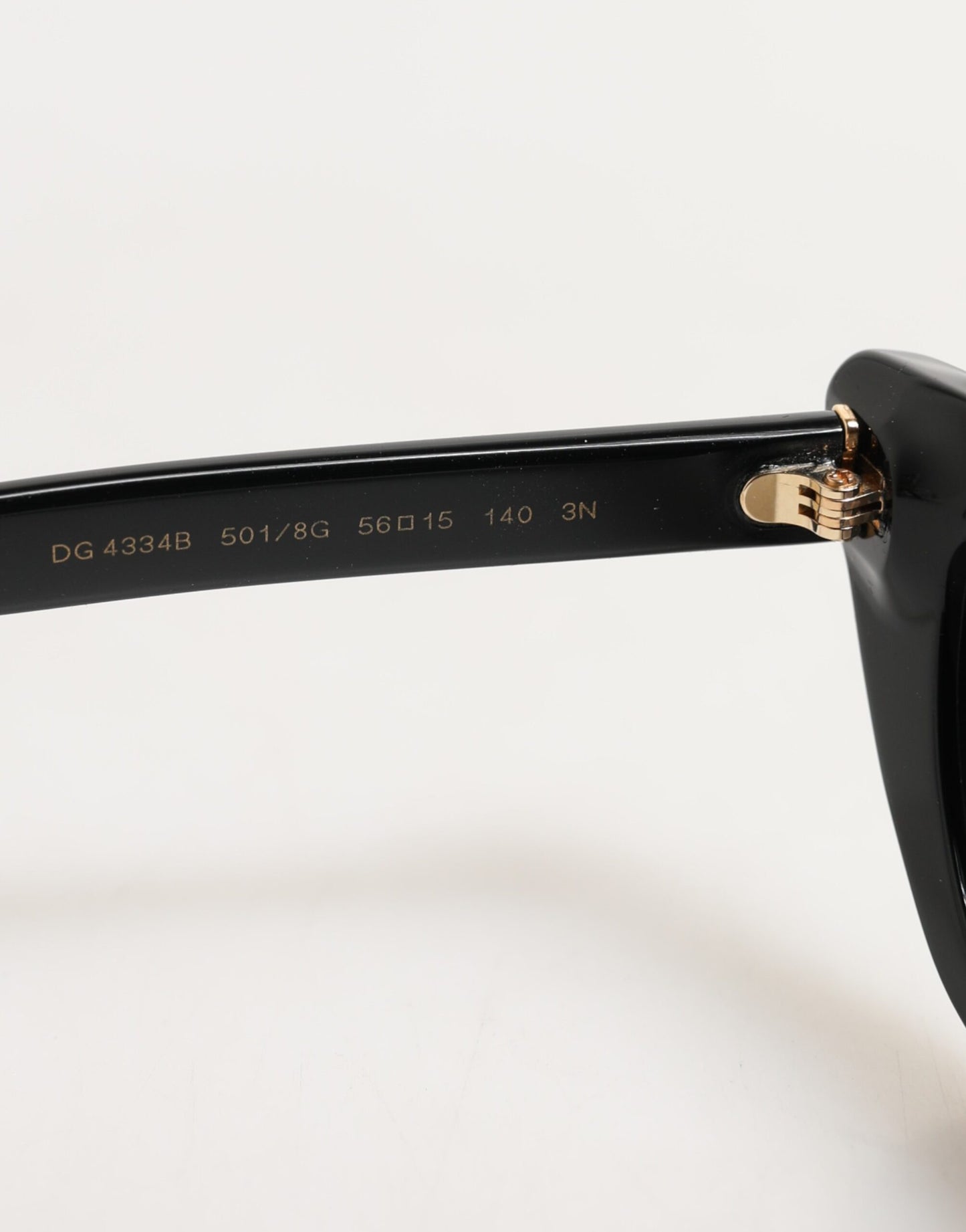 Dolce &amp; Gabbana – Schwarze DNA-Sonnenbrille mit Cat-Eye-Rahmen in Neuauflage