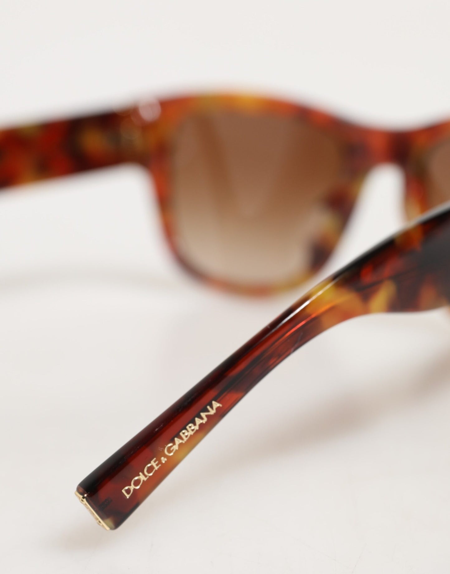 Dolce &amp; Gabbana DG4338F Sonnenbrille mit Vollrand und runden Gläsern in Havannabraun