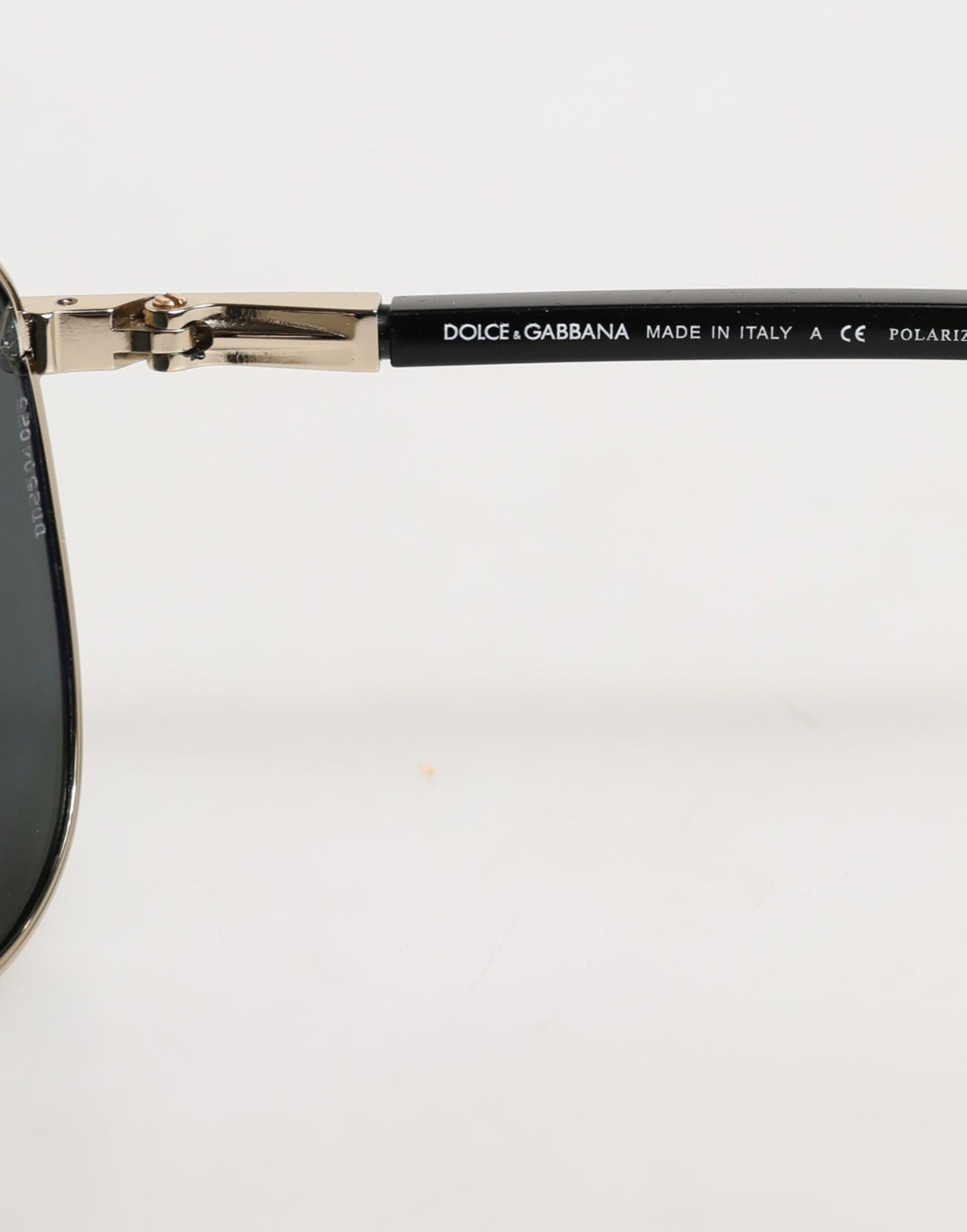 Dolce &amp; Gabbana DG2106K – Sonnenbrille mit polarisiertem Metallrahmen und schwarzer Vergoldung