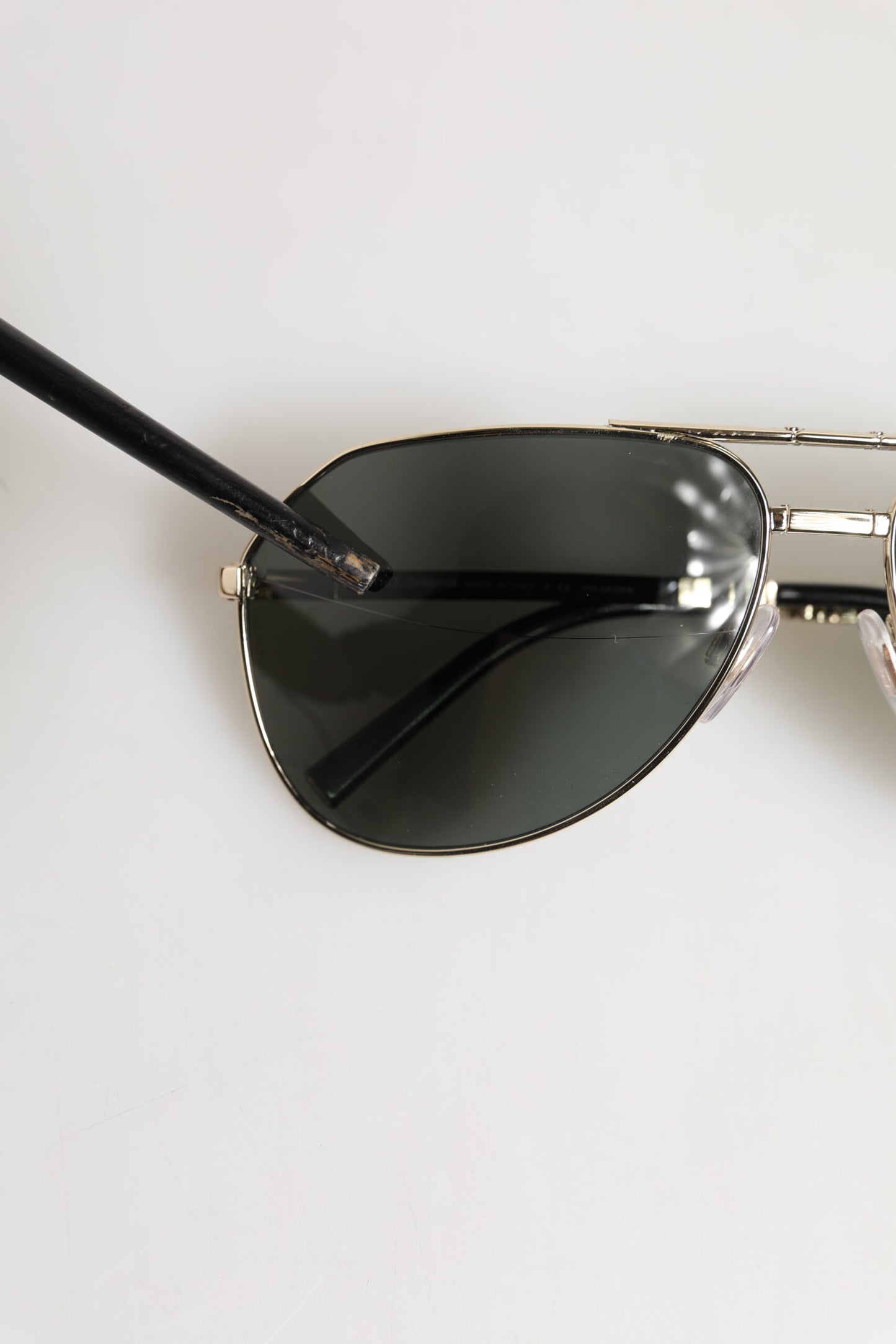 Dolce &amp; Gabbana DG2106K – Sonnenbrille mit polarisiertem Metallrahmen und schwarzer Vergoldung