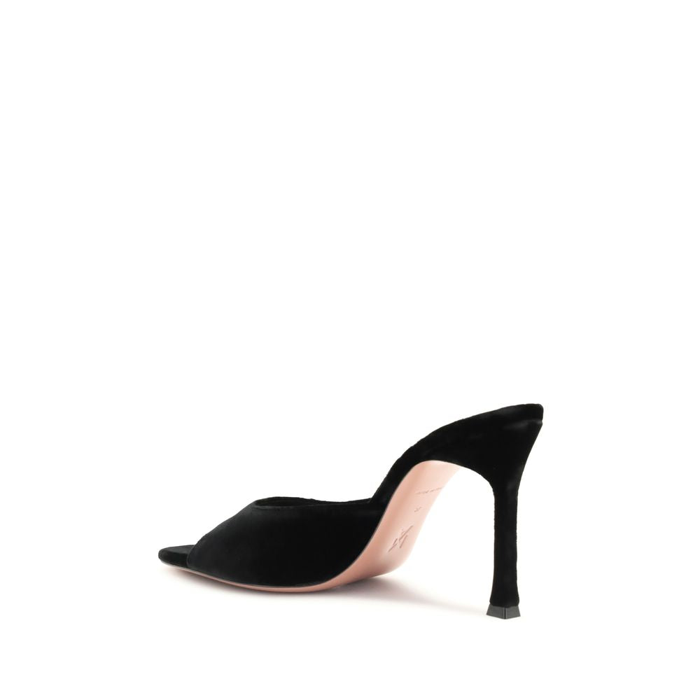 Amina Muaddi Sandalen mit Stiletto-Absatz aus schwarzem Leder