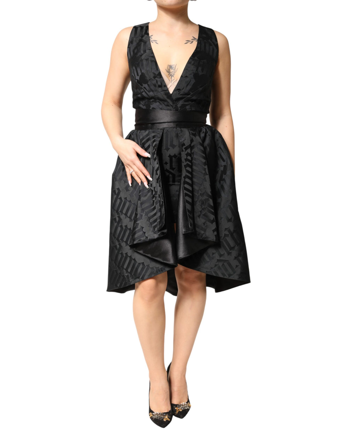 John Richmond Schwarzes Jacquard ärmelloses 2-teiliges Kleid mit tiefem V-Ausschnitt