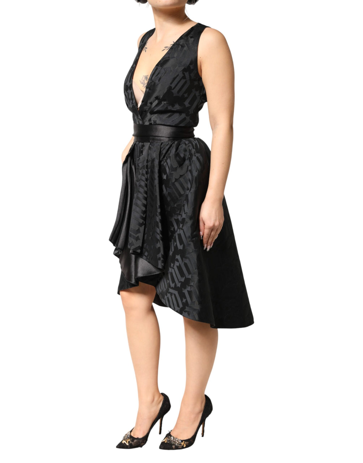 John Richmond Schwarzes Jacquard ärmelloses 2-teiliges Kleid mit tiefem V-Ausschnitt
