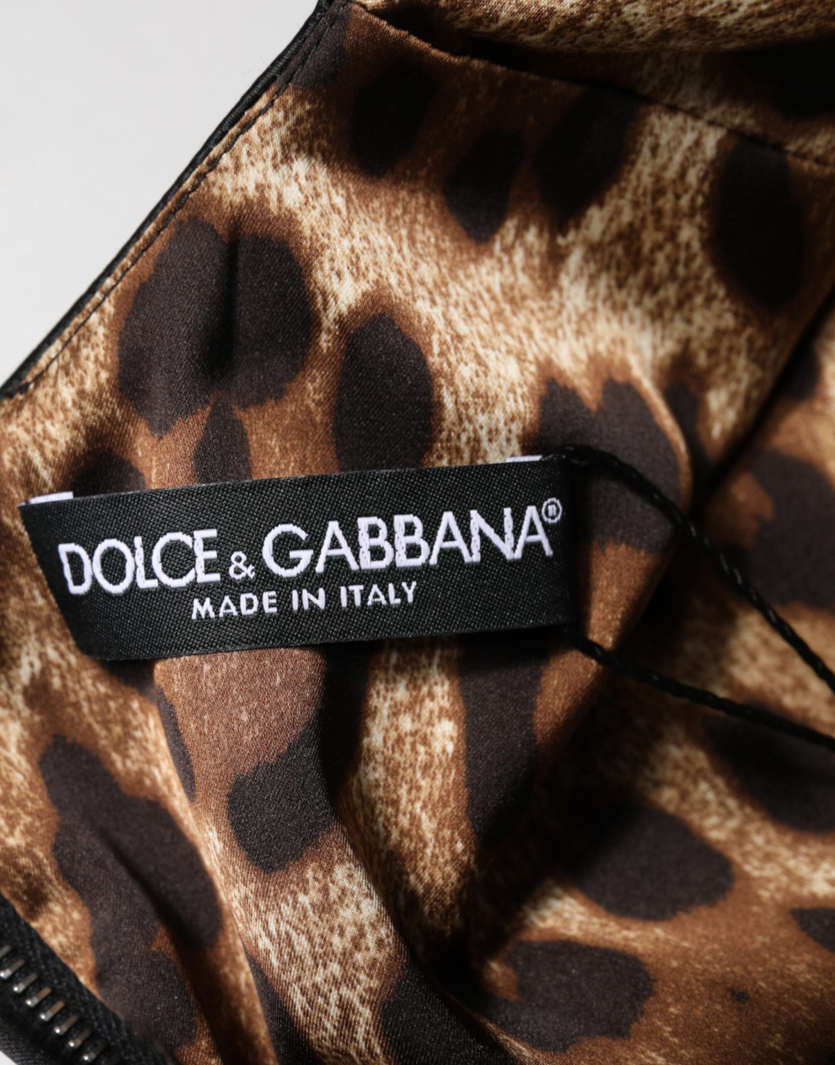 Dolce & Gabbana Schwarzes Satin-Scheidenkleid Midi mit Kappärmeln